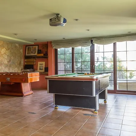 Refugi - Ideal For Family Or Friends With Pool And Games